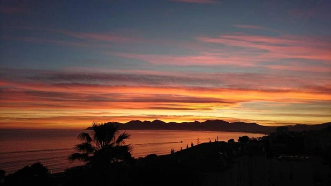 Appartamento Plages Du Midi, Superbe Vue Mer, Grand Confort, 4 Pers Cannes